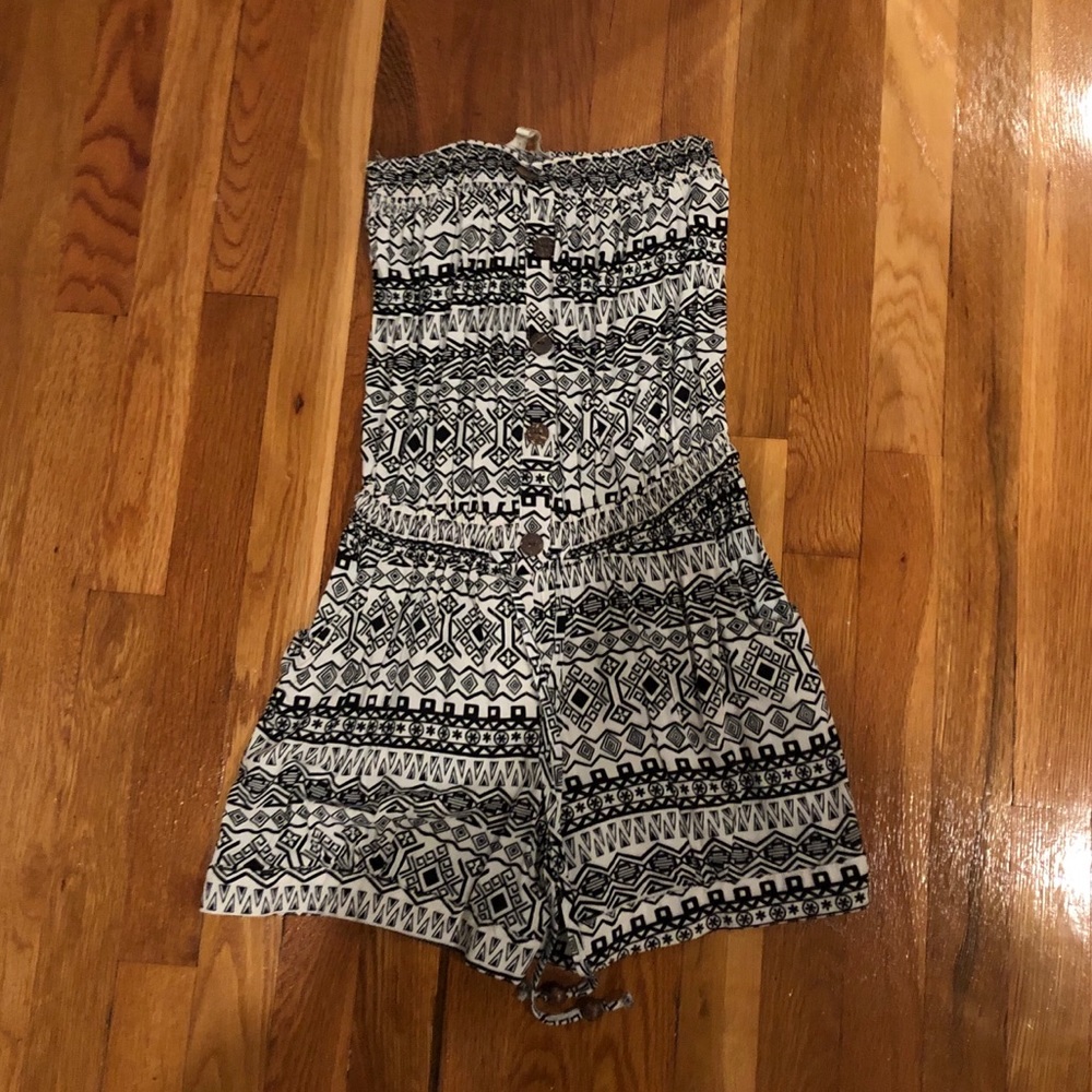 Pattern Strapless Romper - Picture 3 of 3